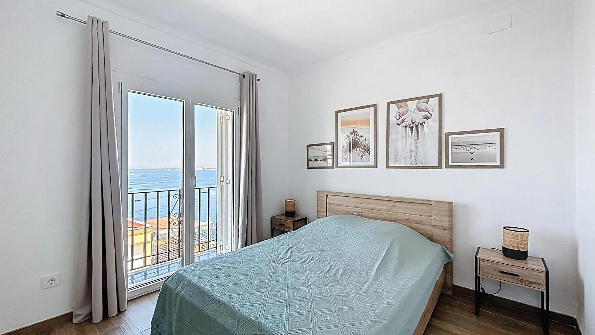MontjoiRosales Casa Vistas Al Mar Y Piscina Comunitari别墅 0*, Montjoi 西班牙